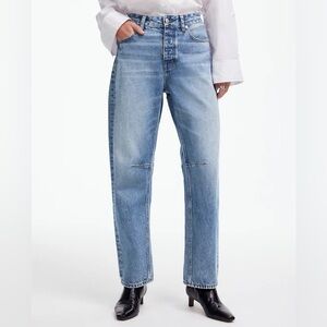 Madewell Darted Barrel Leg Jean Size 28 Dobbins Wash Med Light Denim $148 NR527